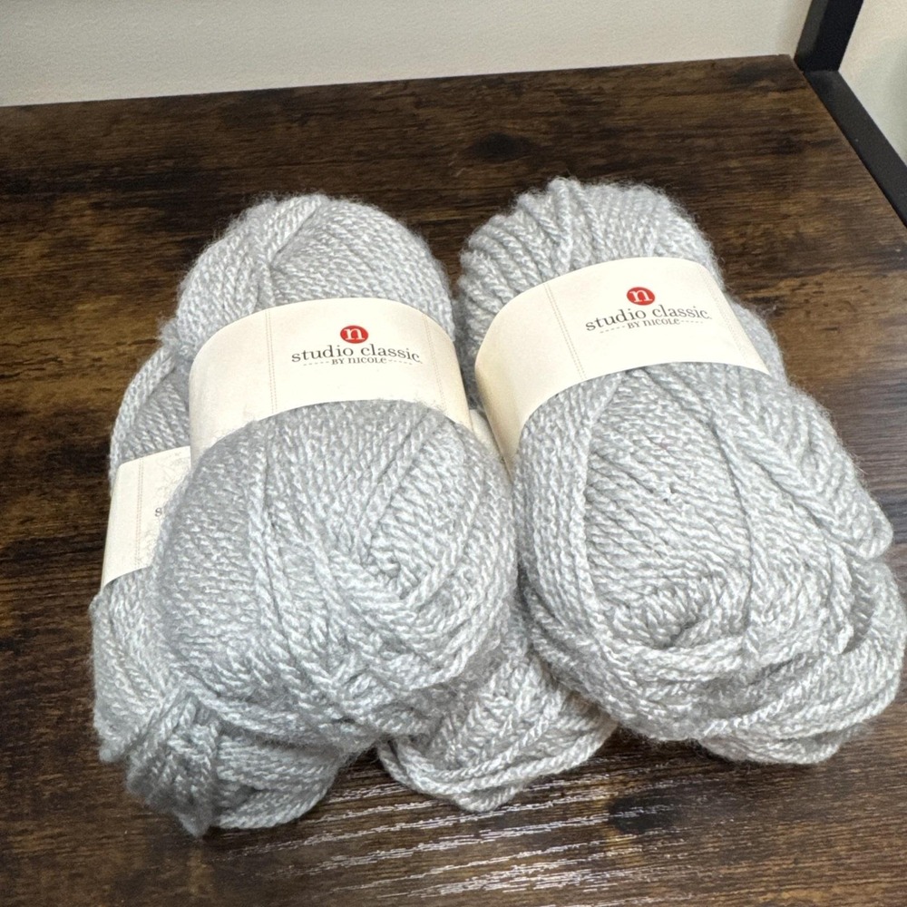 5 Skeins Grey Yarn Medium 4 Acrylic 74 Yds Studio Classic By Nicole Craft‎ Fiber